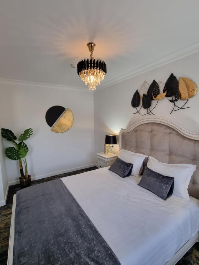 Tesa Boutique Hotel Targu Neamt Ngoại thất bức ảnh