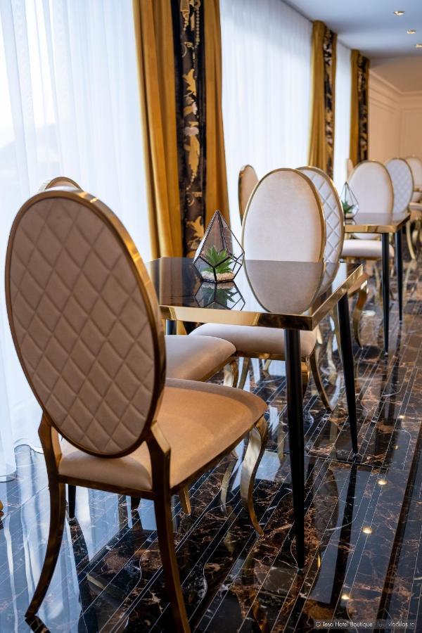 Tesa Boutique Hotel Targu Neamt Ngoại thất bức ảnh