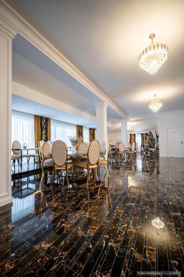Tesa Boutique Hotel Targu Neamt Ngoại thất bức ảnh