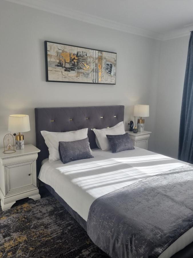 Tesa Boutique Hotel Targu Neamt Ngoại thất bức ảnh